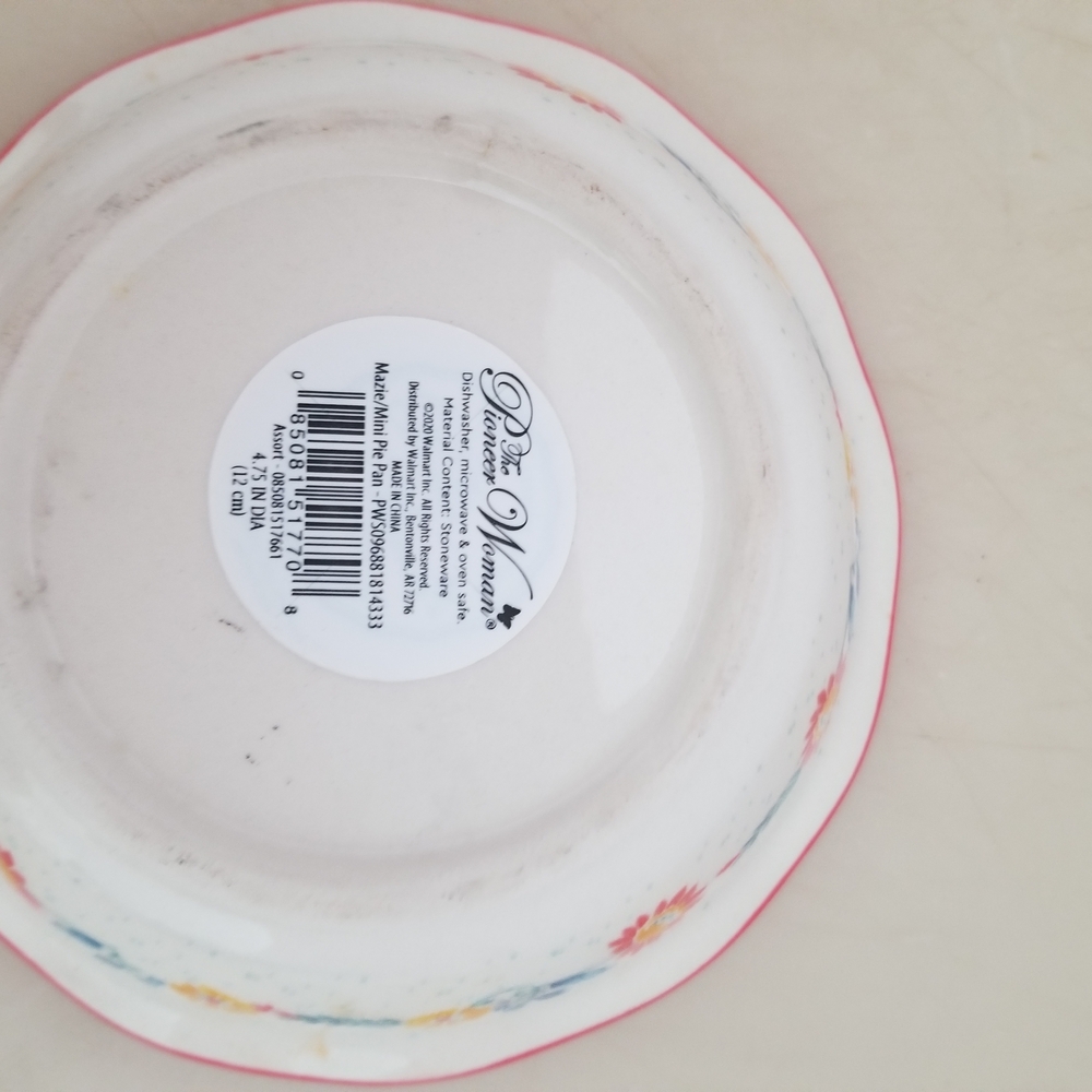 The Pioneer Woman Mini Red and White Floral Pie Dish - Picture 4 of 4